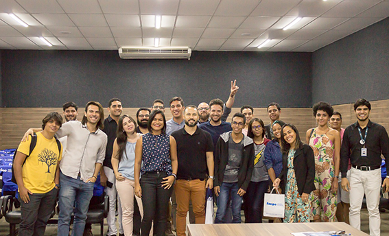 Camilla Odilon - palestra UNIT no Recife